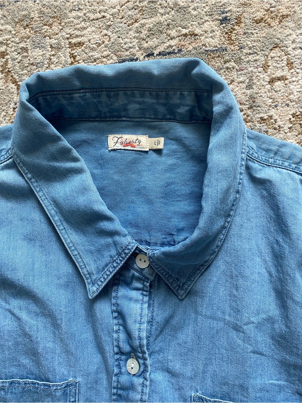 Faherty Classic Cotton Long Sleeve Light Blue Denim Button-Down Shirt Women’s L - Picture 2 of 6